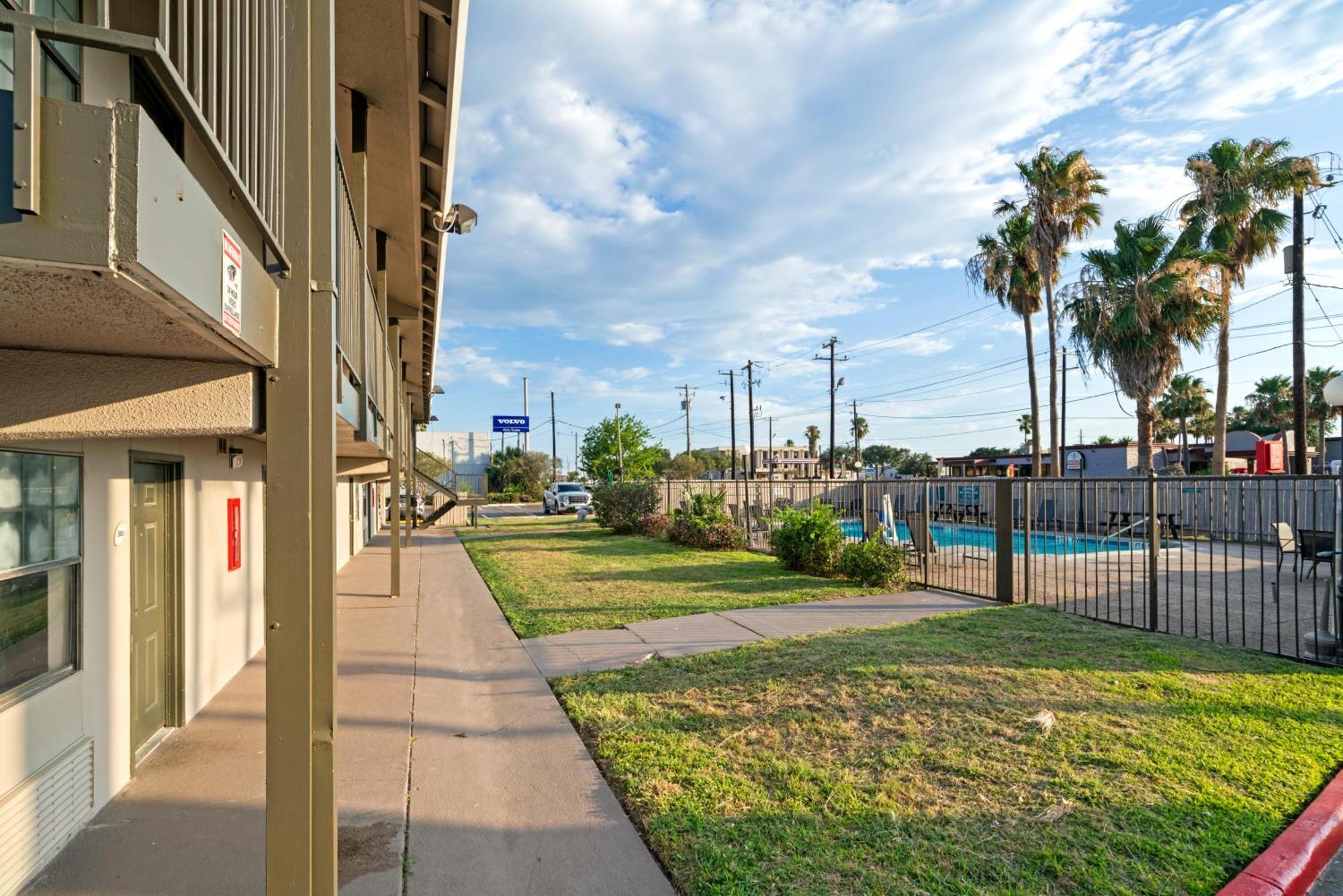 La Quinta Inn By Wyndham Corpus Christi North Esterno foto