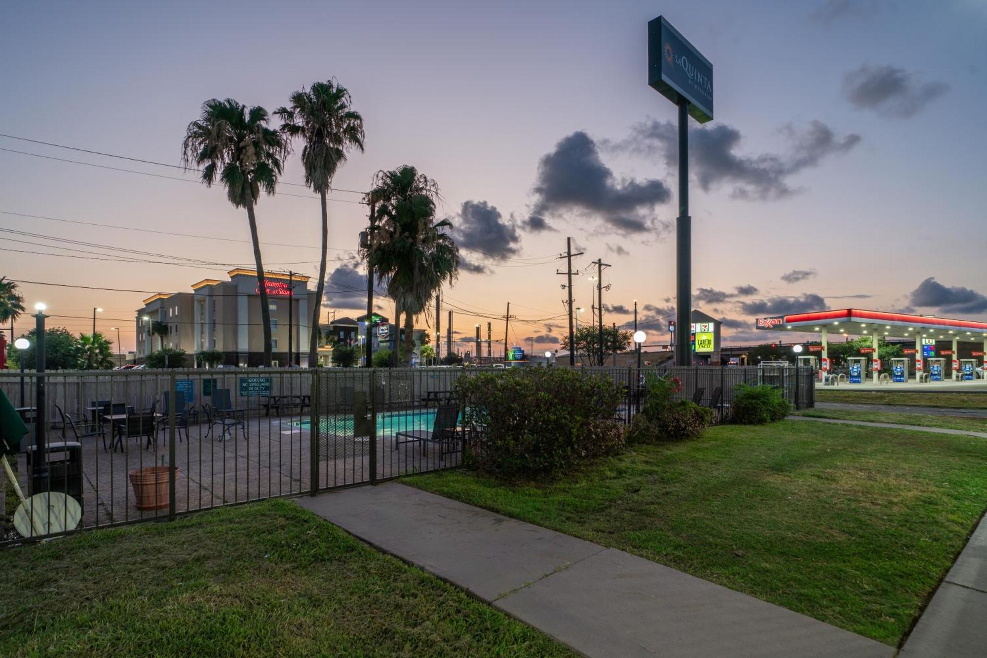 La Quinta Inn By Wyndham Corpus Christi North Esterno foto