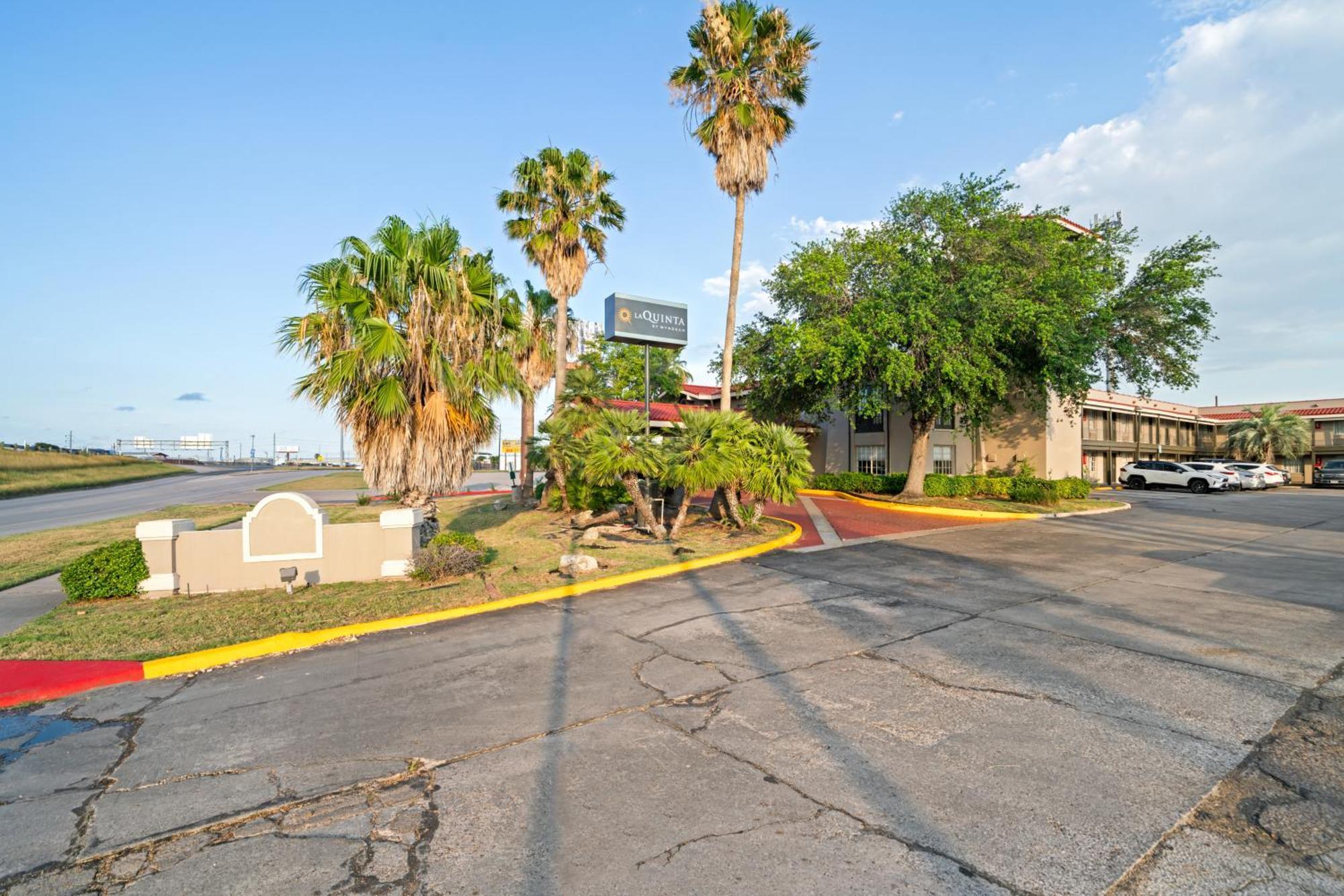 La Quinta Inn By Wyndham Corpus Christi North Esterno foto