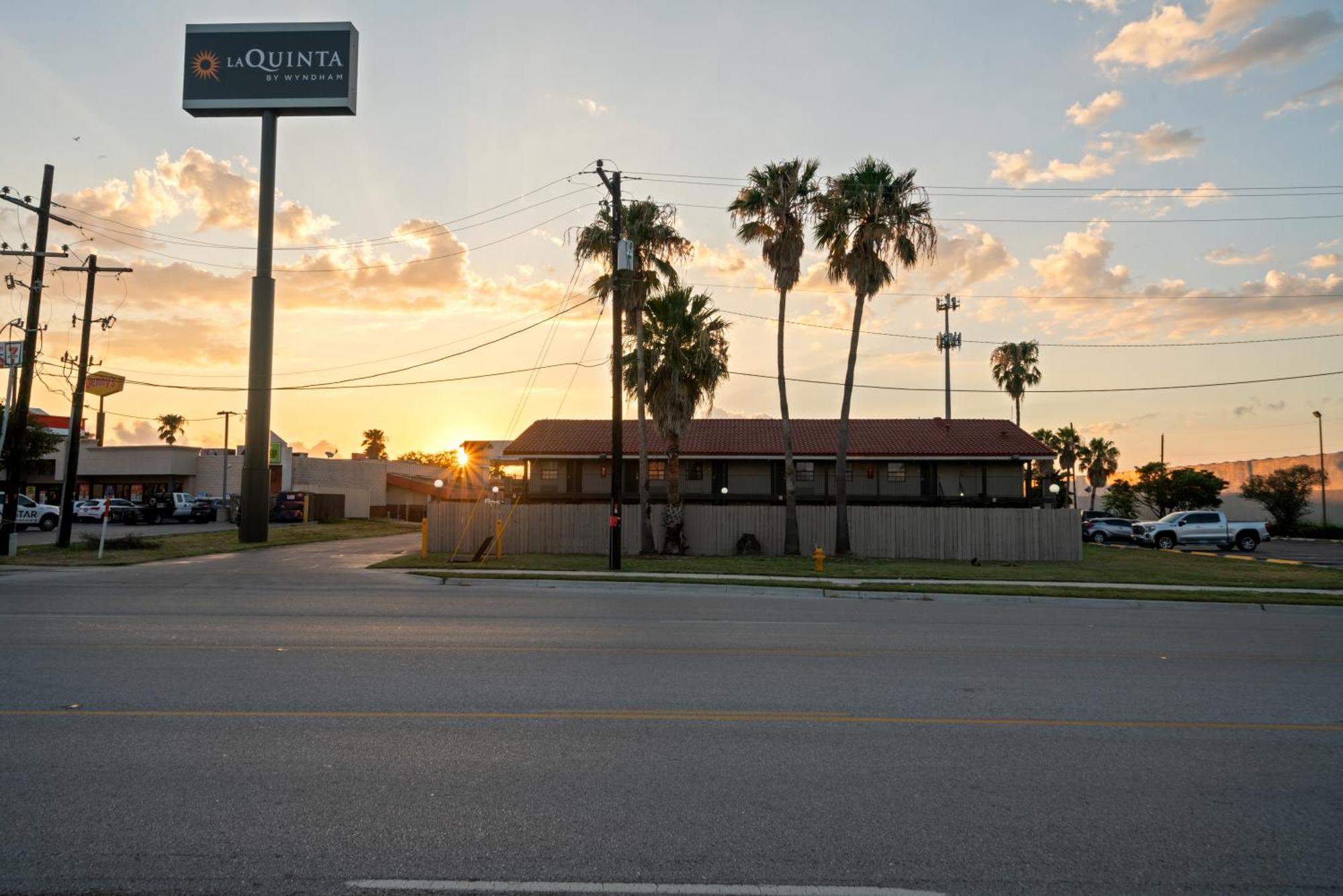 La Quinta Inn By Wyndham Corpus Christi North Esterno foto