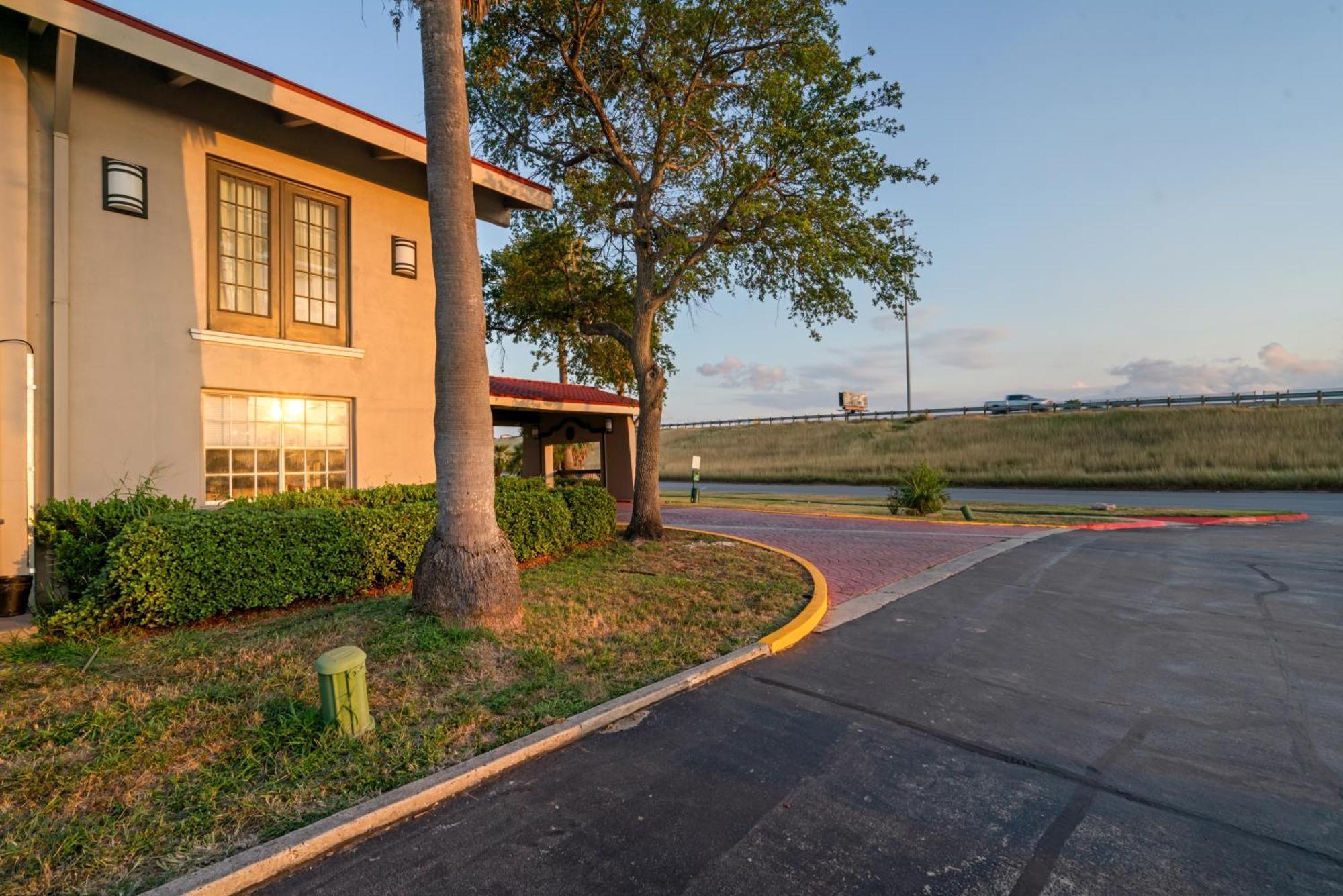 La Quinta Inn By Wyndham Corpus Christi North Esterno foto