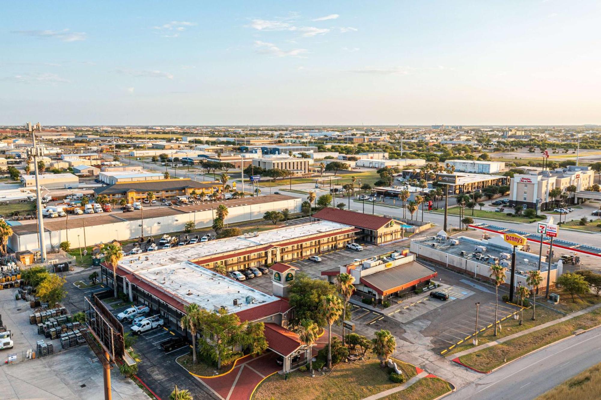 La Quinta Inn By Wyndham Corpus Christi North Esterno foto