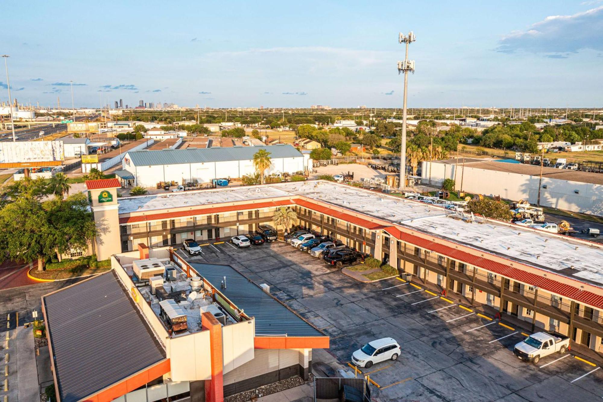 La Quinta Inn By Wyndham Corpus Christi North Esterno foto