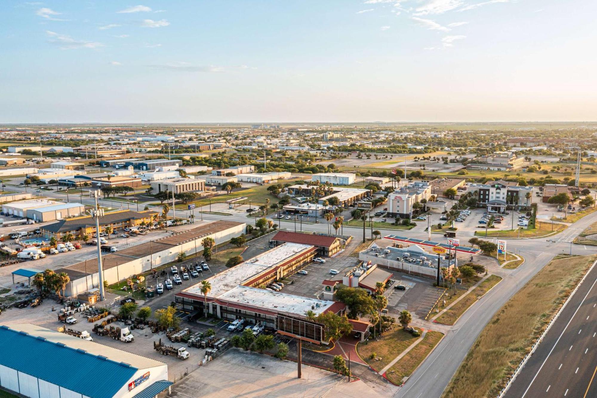 La Quinta Inn By Wyndham Corpus Christi North Esterno foto
