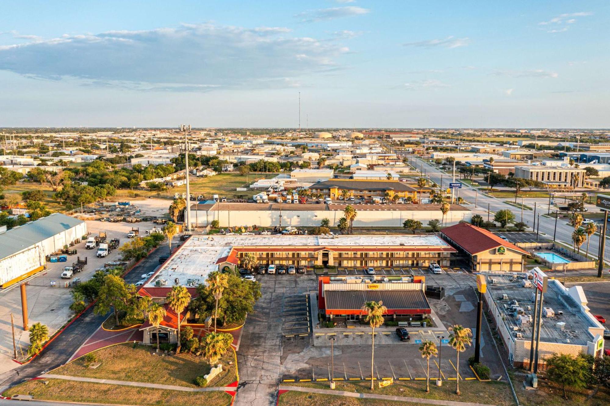 La Quinta Inn By Wyndham Corpus Christi North Esterno foto