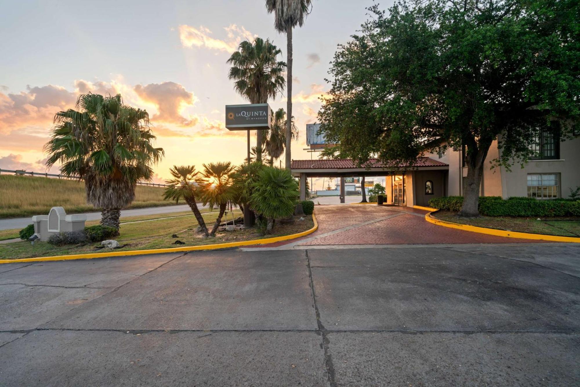 La Quinta Inn By Wyndham Corpus Christi North Esterno foto