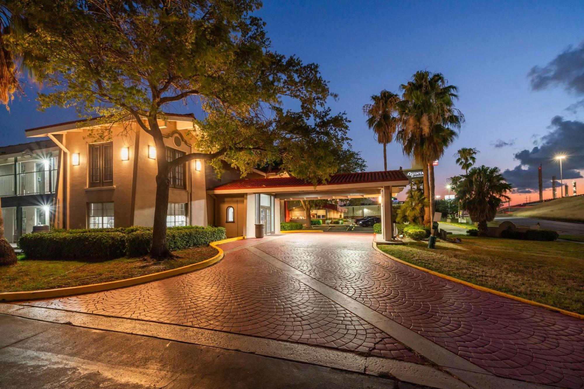 La Quinta Inn By Wyndham Corpus Christi North Esterno foto